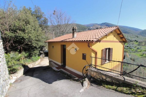 casa indipendente in vendita a Roccantica