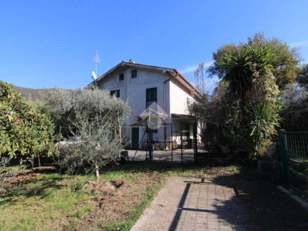 casa indipendente in vendita a Roccantica