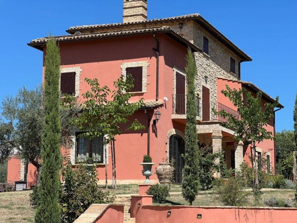 casa indipendente in vendita a Roccantica