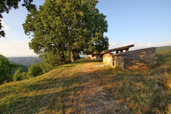 casa indipendente in vendita a Rocca Sinibalda in zona Torricchia