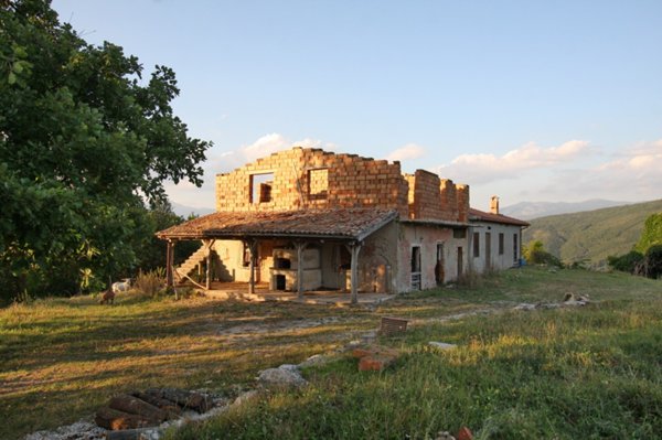 casa indipendente in vendita a Rocca Sinibalda in zona Torricchia