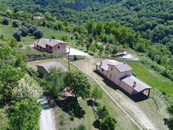 casa indipendente in vendita a Rocca Sinibalda
