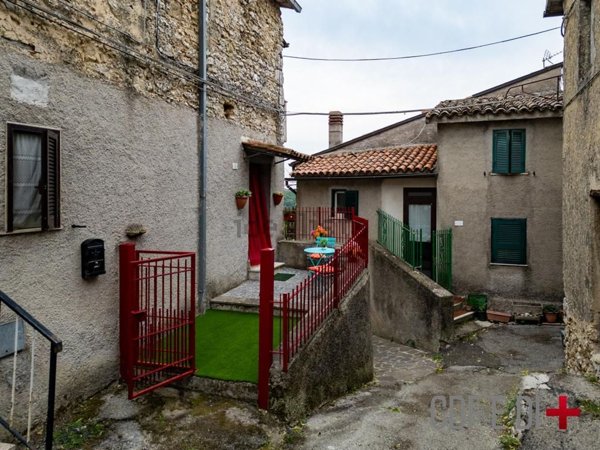 appartamento in vendita a Rocca Sinibalda in zona Pantana