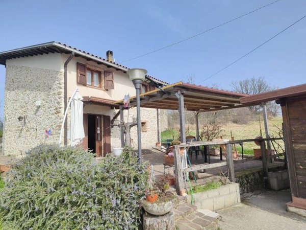 casa indipendente in vendita a Rocca Sinibalda