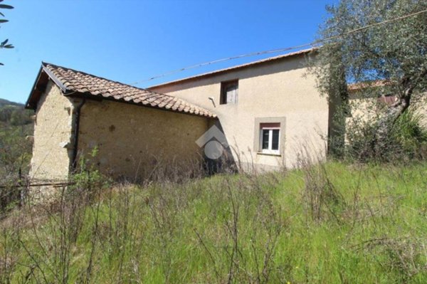 casa indipendente in vendita a Rocca Sinibalda in zona Posticciola
