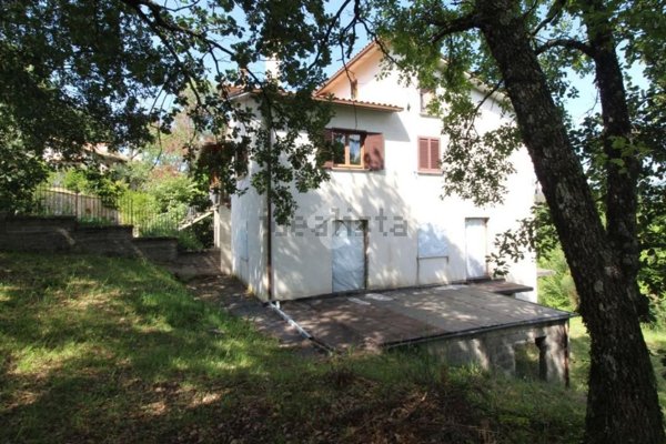 casa semindipendente in vendita a Rocca Sinibalda