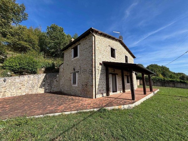 casa indipendente in vendita a Rocca Sinibalda in zona Posticciola