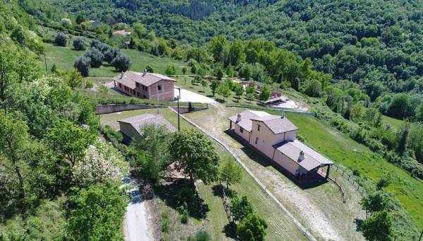 casa indipendente in vendita a Rocca Sinibalda in zona Trampani
