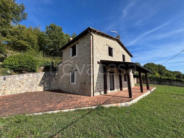 casa indipendente in vendita a Rocca Sinibalda in zona Pantana