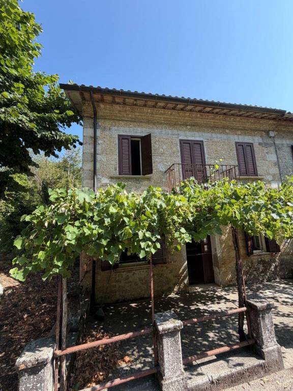 casa indipendente in vendita a Rocca Sinibalda