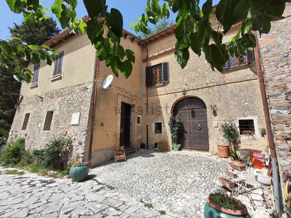 casa indipendente in vendita a Rocca Sinibalda in zona Posticciola