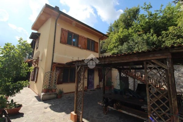 appartamento in vendita a Rocca Sinibalda in zona Posticciola