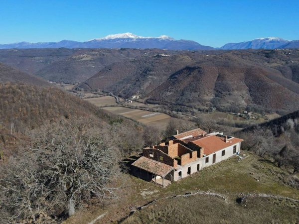 casa indipendente in vendita a Rocca Sinibalda in zona Posticciola