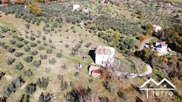 pentavano in vendita a Salisano