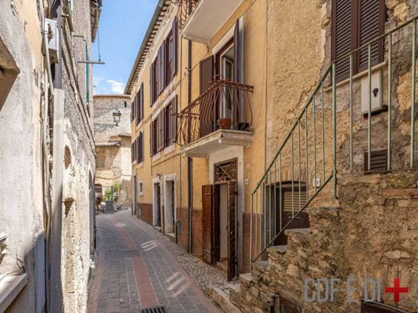 casa indipendente in vendita a Salisano