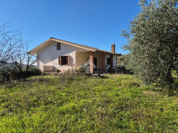 casa indipendente in vendita a Salisano