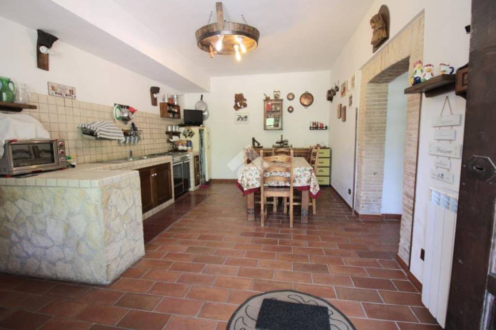 casa indipendente in vendita a Salisano