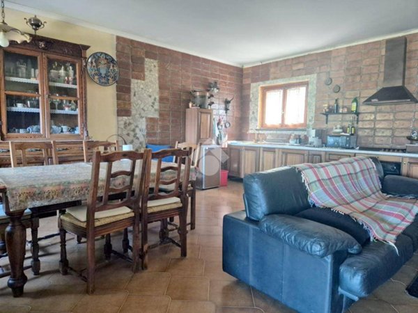 casa indipendente in vendita a Salisano