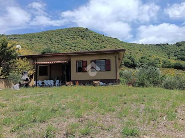 casa indipendente in vendita a Salisano