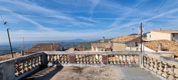 casa indipendente in vendita a Salisano