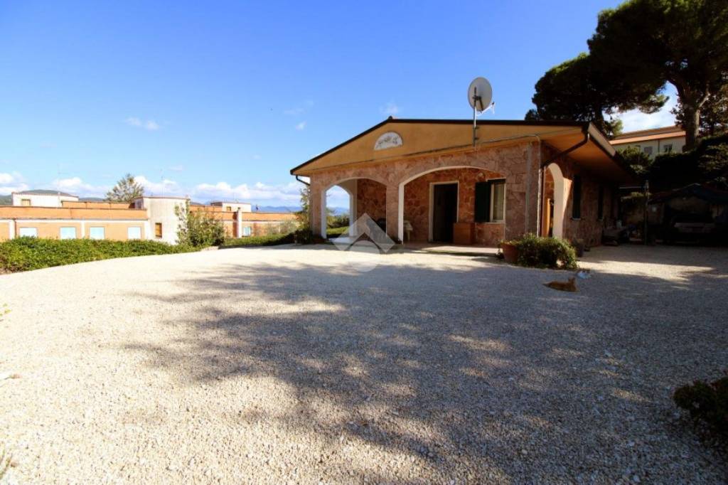 casa indipendente in vendita a Salisano