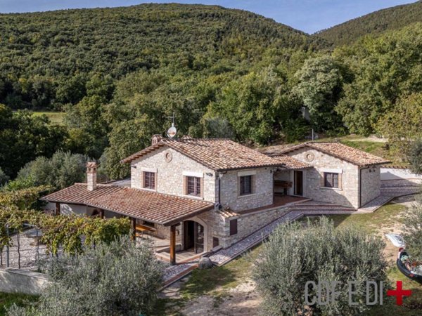 casa indipendente in vendita a Salisano