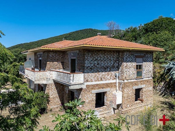 casa indipendente in vendita a Salisano