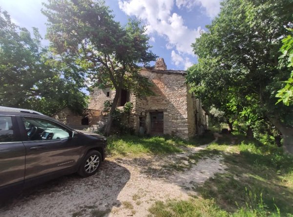 rudere in vendita a Salisano