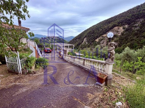 casa indipendente in vendita a Salisano