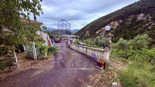 casa indipendente in vendita a Salisano