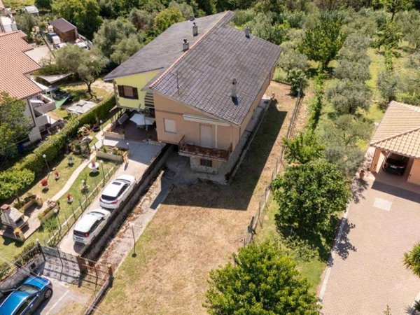 casa indipendente in vendita a Salisano