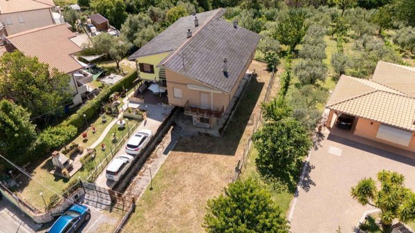 casa indipendente in vendita a Salisano