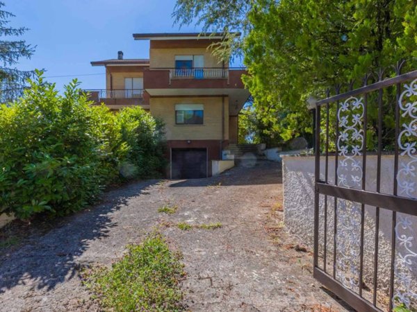casa indipendente in vendita a Salisano