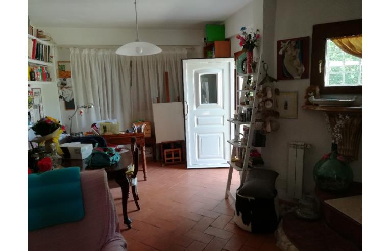 casa indipendente in vendita a Scandriglia in zona Ponticelli