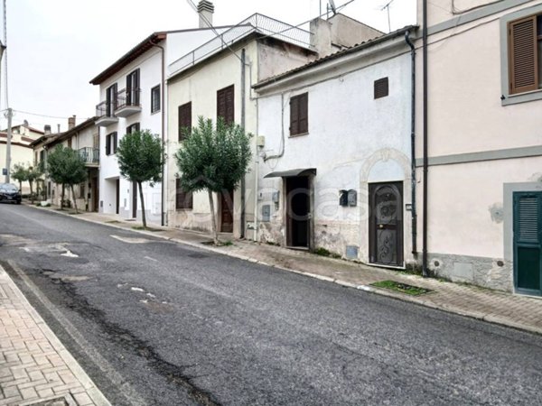appartamento in vendita a Scandriglia in zona Ponticelli