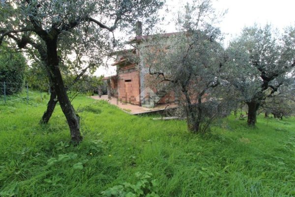 casa indipendente in vendita a Scandriglia