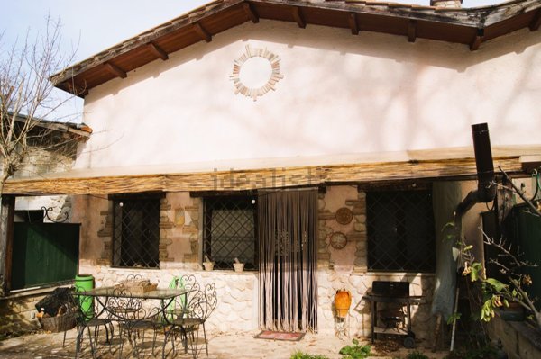 casa indipendente in vendita a Scandriglia