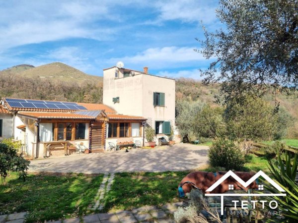 casa indipendente in vendita a Scandriglia