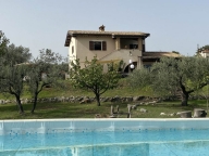 casa indipendente in vendita a Scandriglia in zona Ponticelli