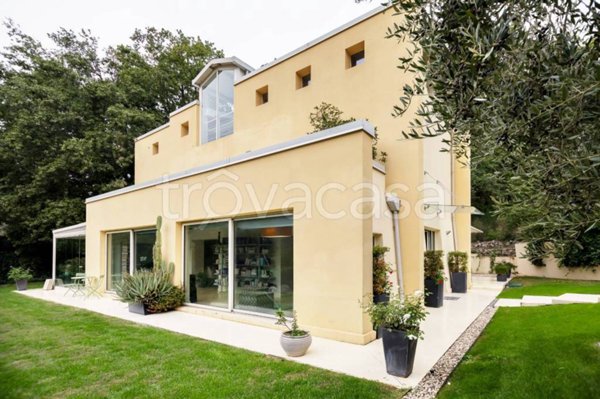 casa indipendente in vendita a Scandriglia