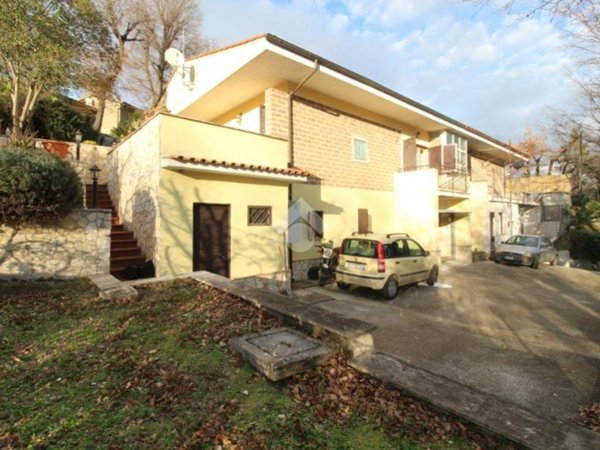 appartamento in vendita a Scandriglia