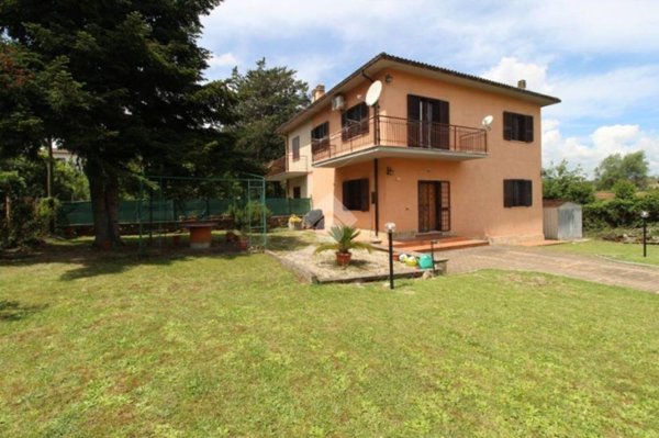 casa indipendente in vendita a Scandriglia