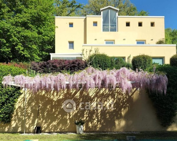 casa indipendente in vendita a Scandriglia