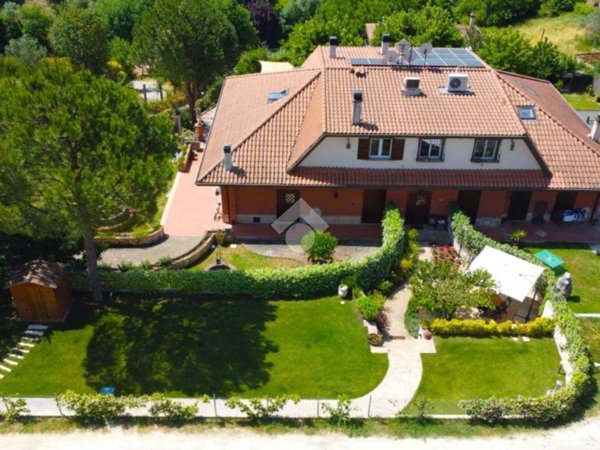 appartamento in vendita a Scandriglia in zona Ponticelli