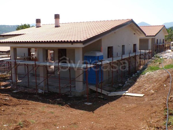 casa indipendente in vendita a Scandriglia