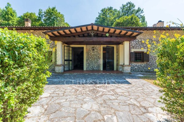 casa indipendente in vendita a Scandriglia