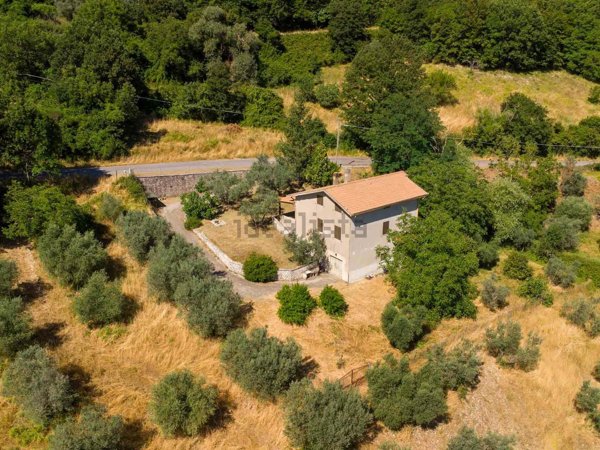 casa indipendente in vendita a Scandriglia