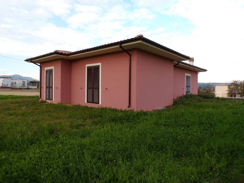 casa indipendente in vendita a Scandriglia