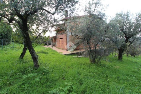 casa indipendente in vendita a Scandriglia