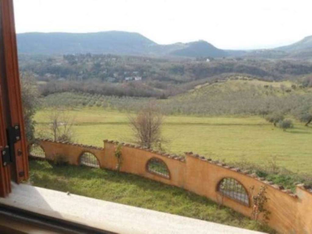casa indipendente in vendita a Scandriglia